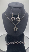 Inaya Necklace Set